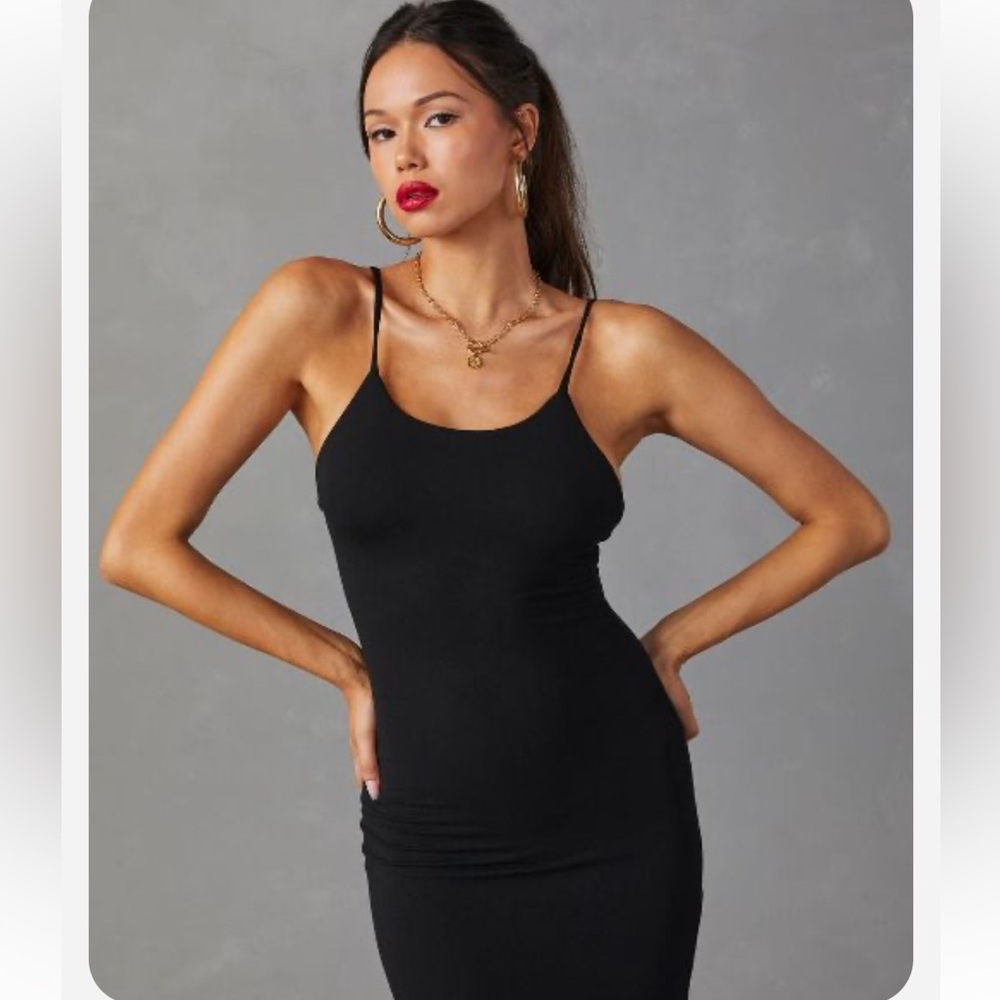 Amiah Low Back Maxi Dress - Black - Picture 4 of 7